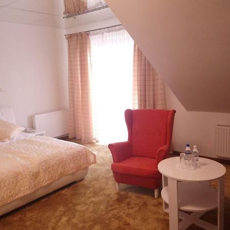 Hotel Milord Pułtusk Kültér fotó