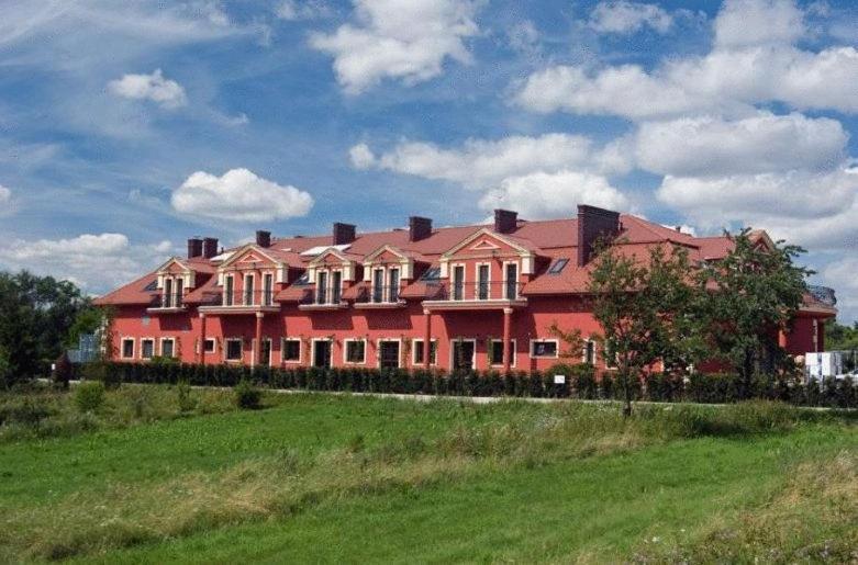 Hotel Milord Pułtusk Kültér fotó