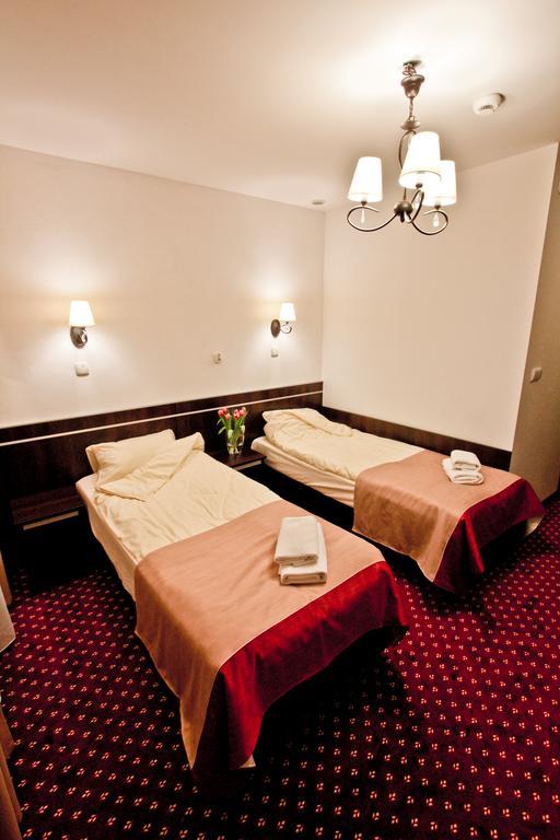 Hotel Milord Pułtusk Kültér fotó