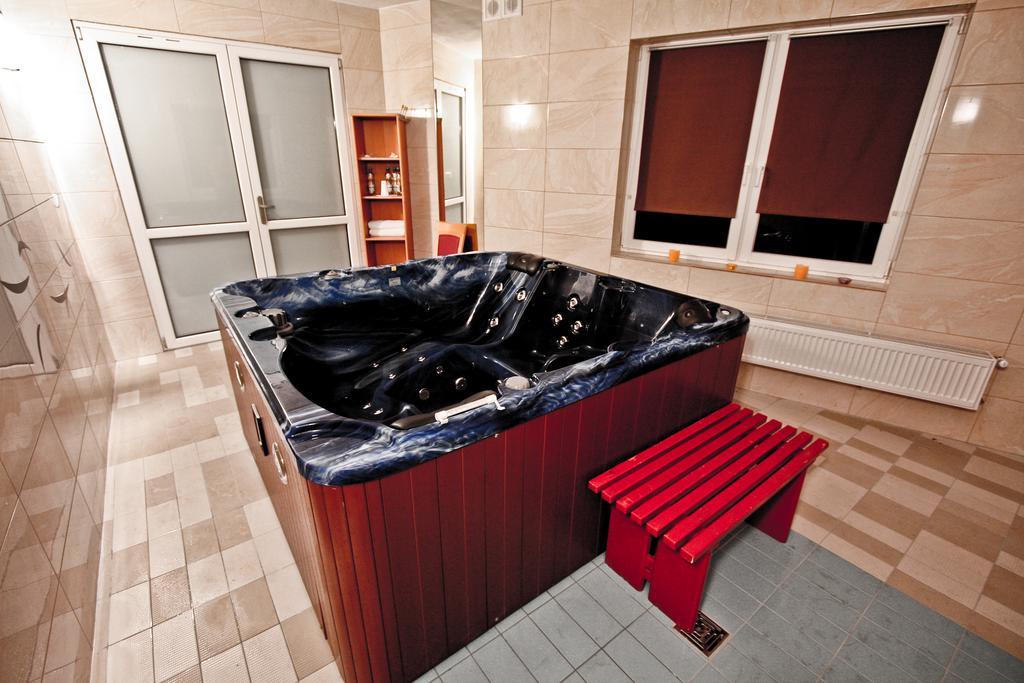 Hotel Milord Pułtusk Kültér fotó