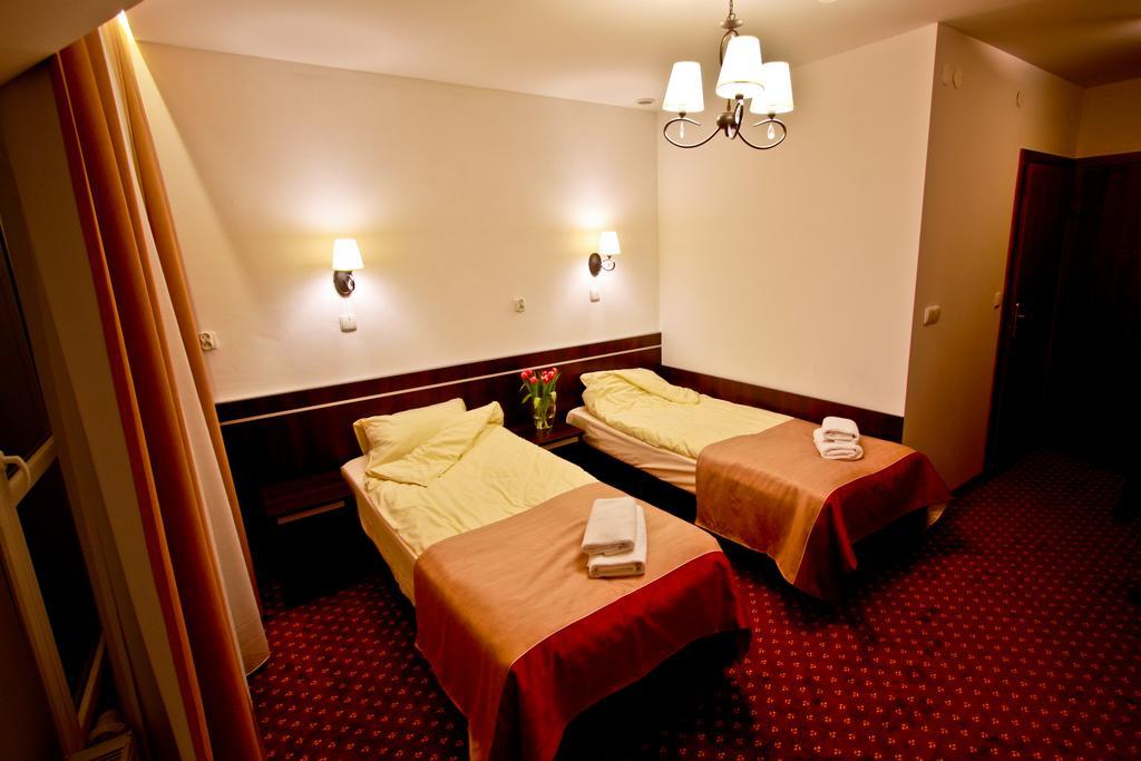 Hotel Milord Pułtusk Kültér fotó