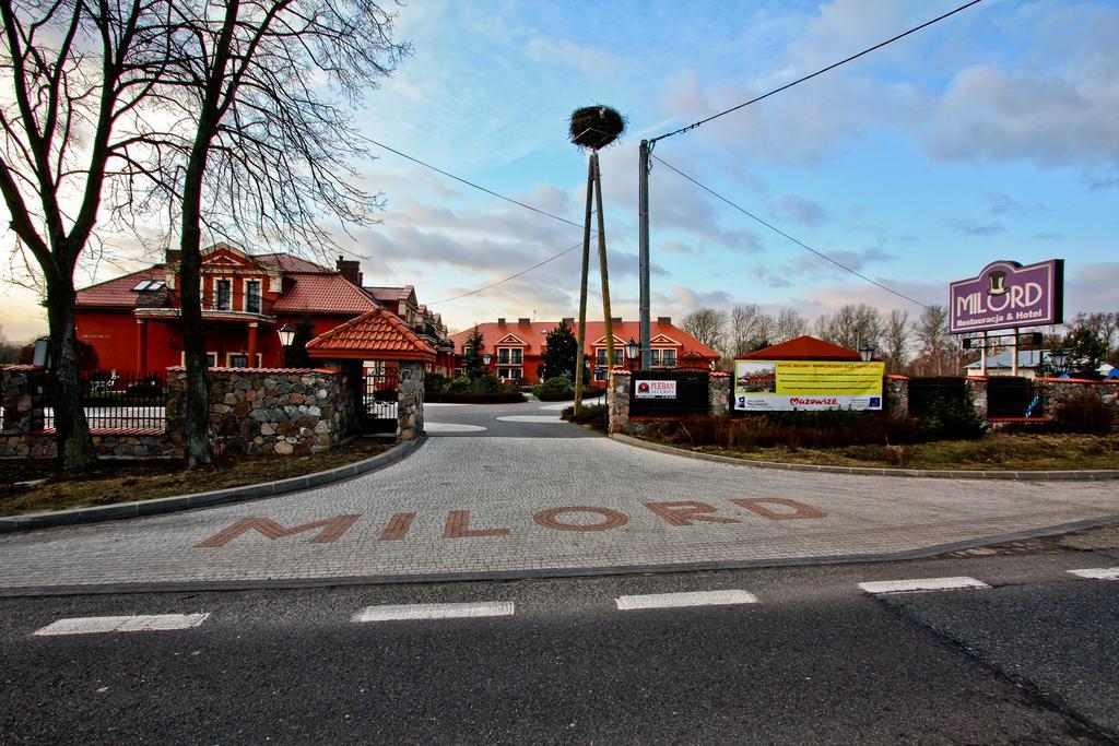 Hotel Milord Pułtusk Kültér fotó