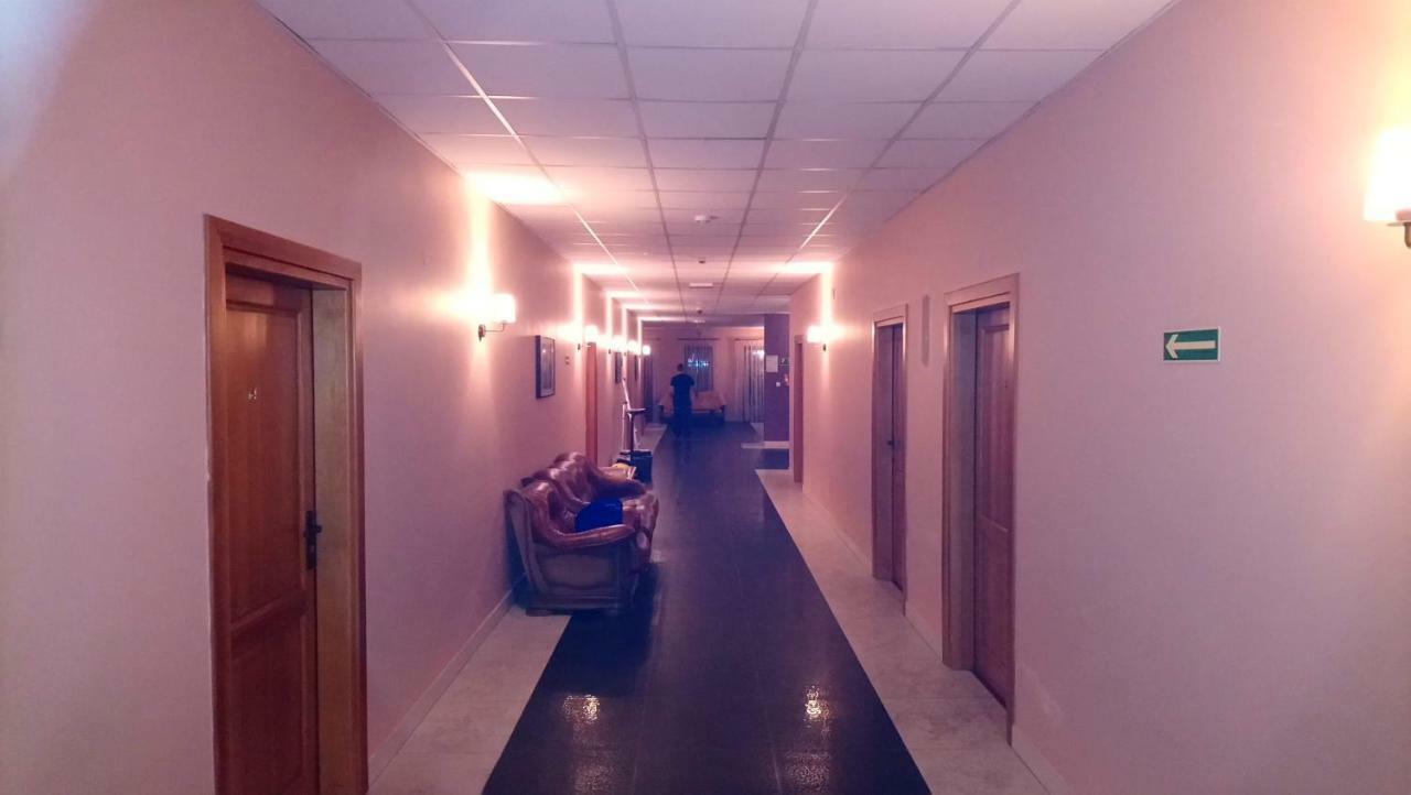 Hotel Milord Pułtusk Kültér fotó